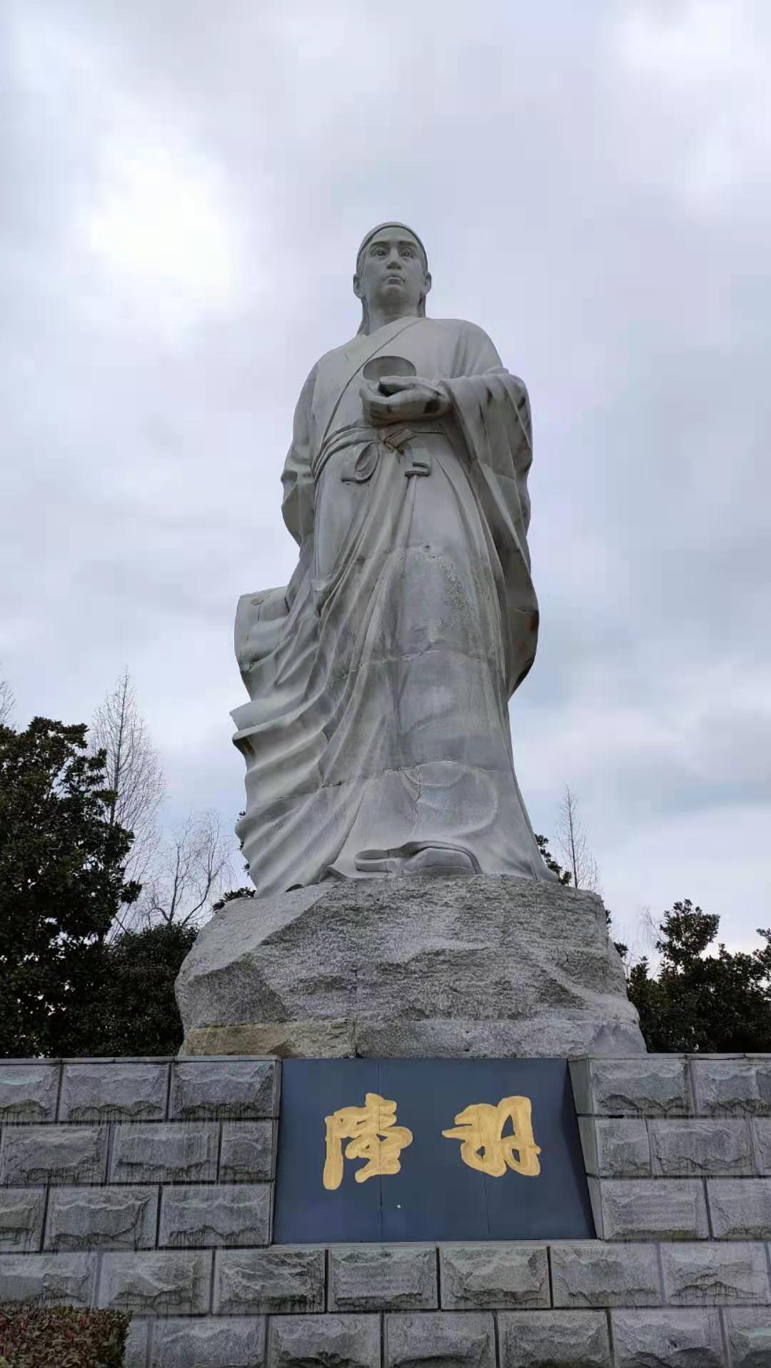 世界上最长的路，就是寻找自己的路。